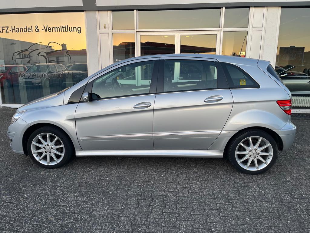 Mercedes-Benz B 200