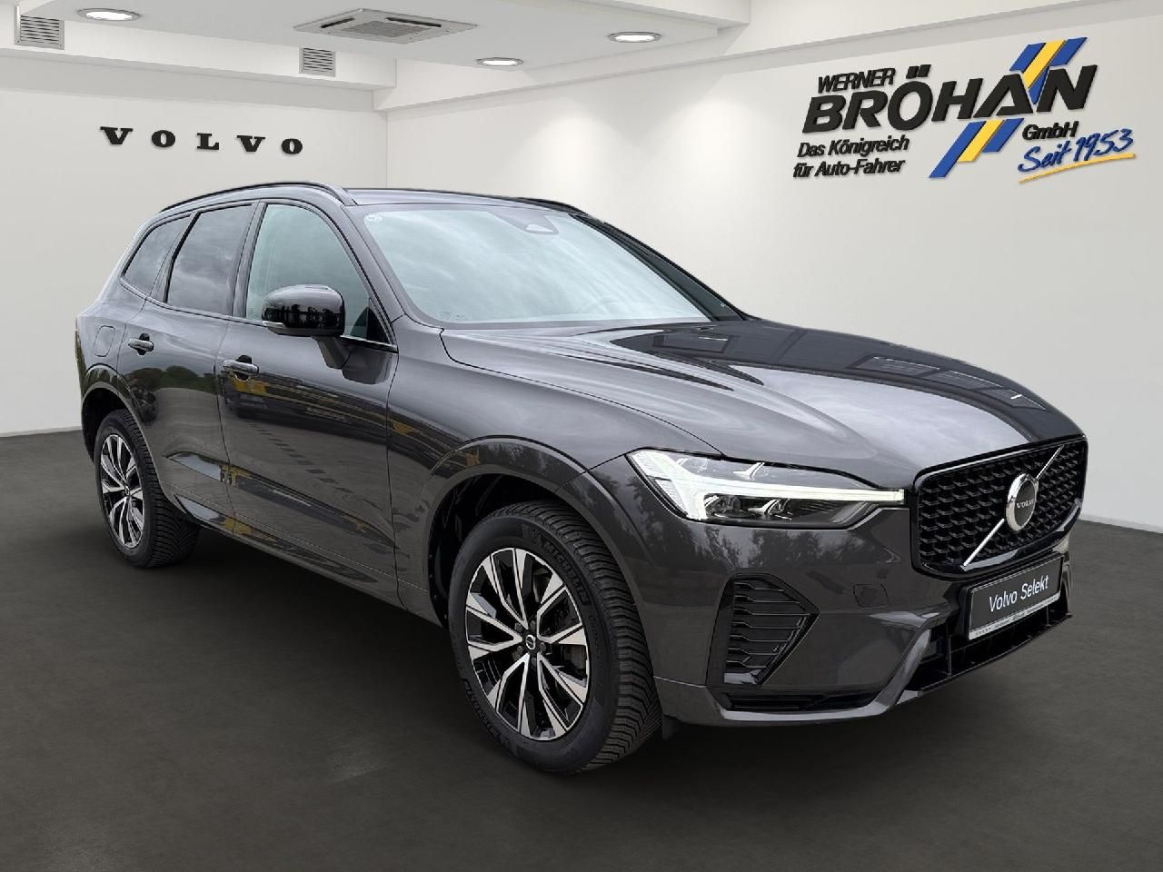 Fahrzeugabbildung Volvo XC60 Plus Dark 2WD