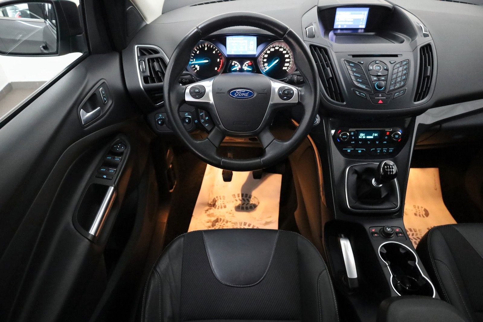 Fahrzeugabbildung Ford Kuga Titanium T.Leder,Navi,SH,PDC,AHK