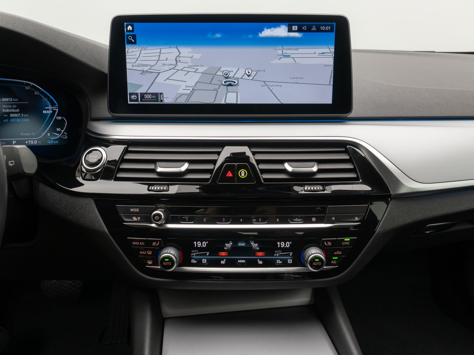 Fahrzeugabbildung BMW 530e Kamer Laser HUD DAB H/K Komfort Alarm Sport