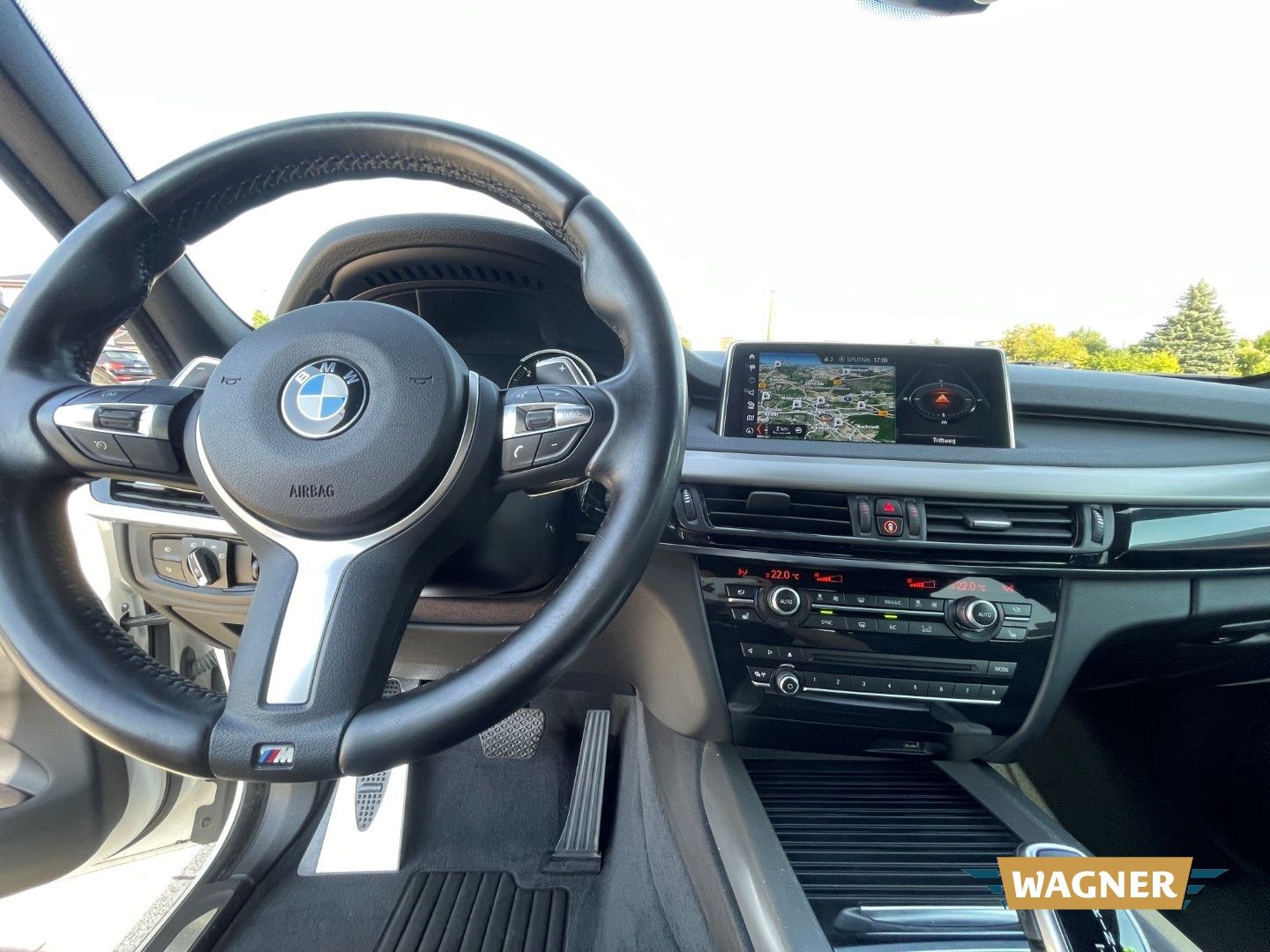 Fahrzeugabbildung BMW X5 xDrive 30 d M-Sport Standheizung Keyless