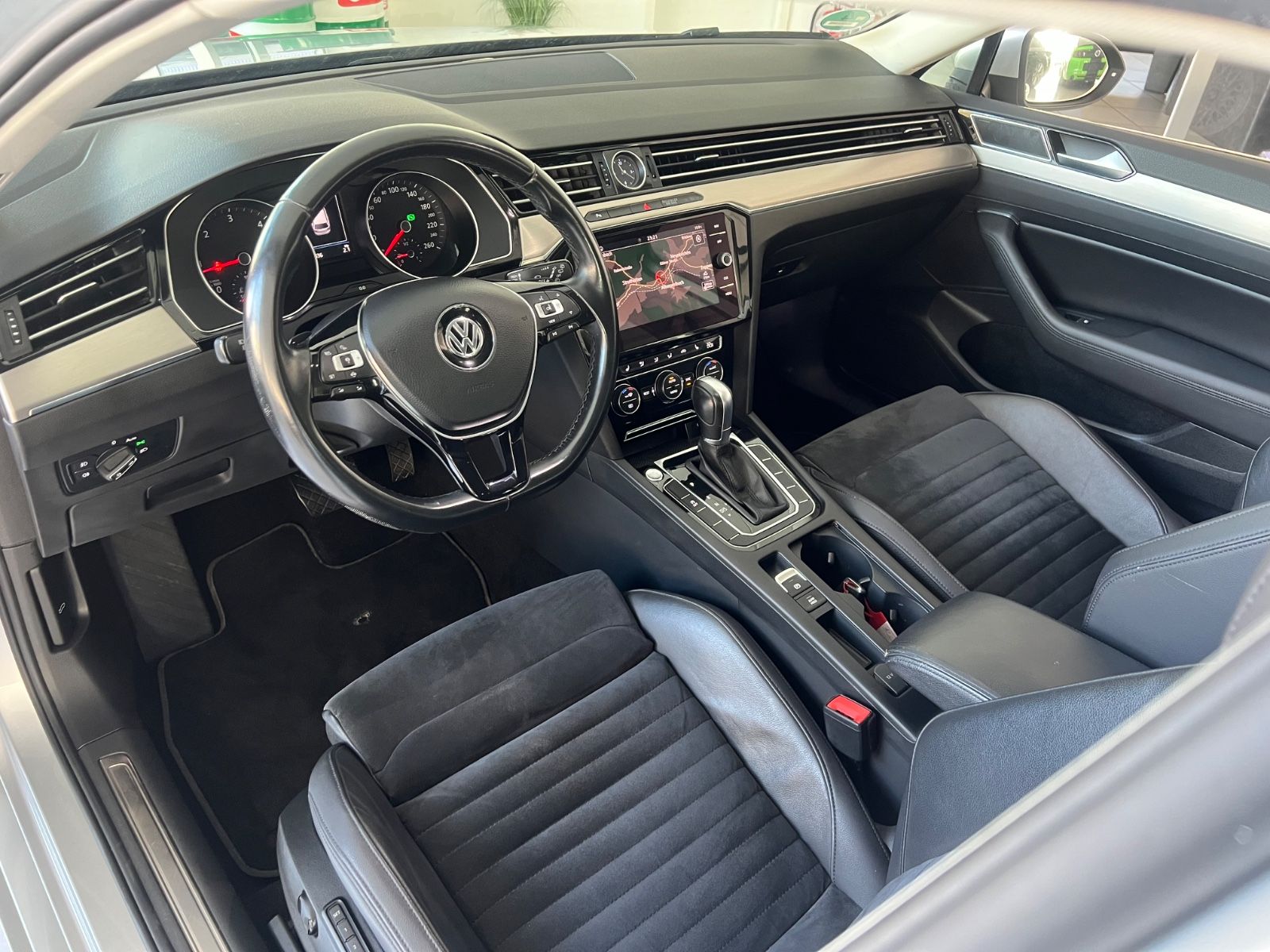 Fahrzeugabbildung Volkswagen Passat 2.0TDI DSG Variant Highline *MASSAGE*