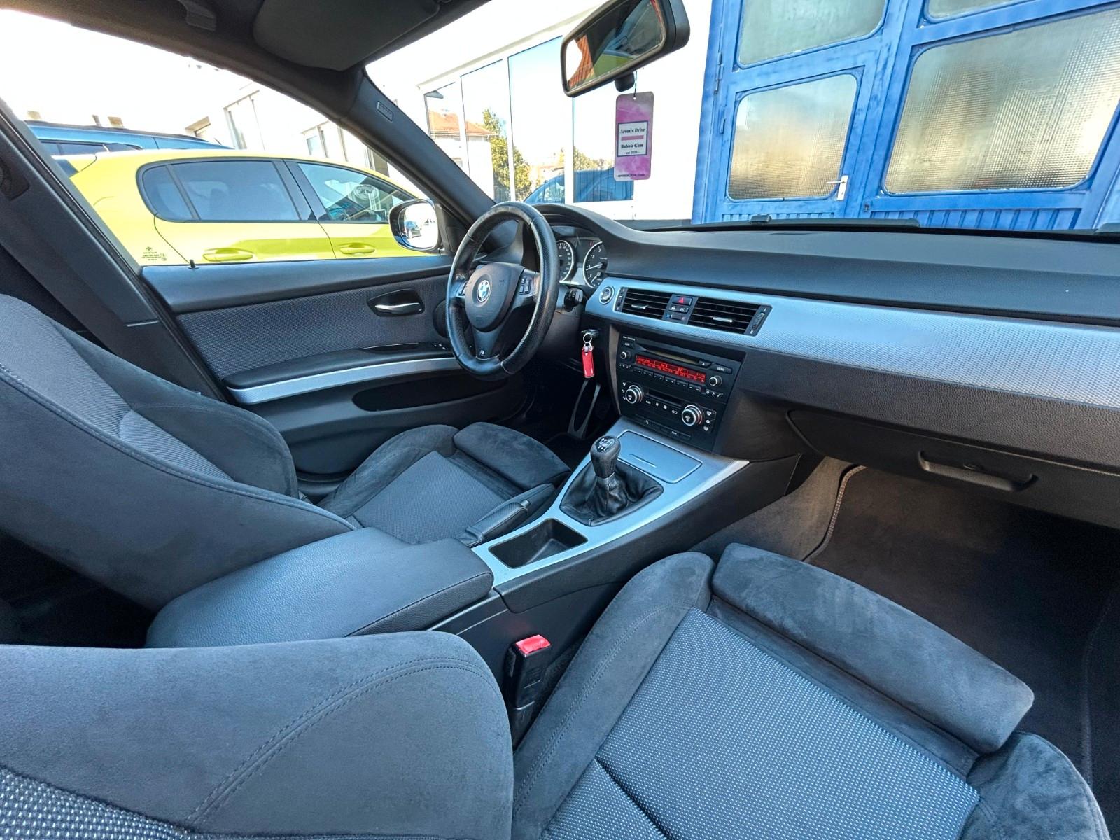 BMW 320i 2.0 170ch PACK M BVM Shadow line Sièges sport Toit ouvrant - 2EME MAIN