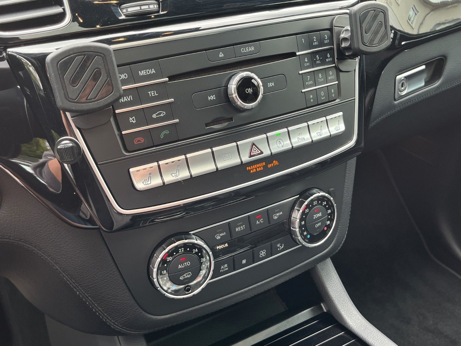 Fahrzeugabbildung Mercedes-Benz *INFERNO*4Matic*HK Audio*SHZ*NAVI*