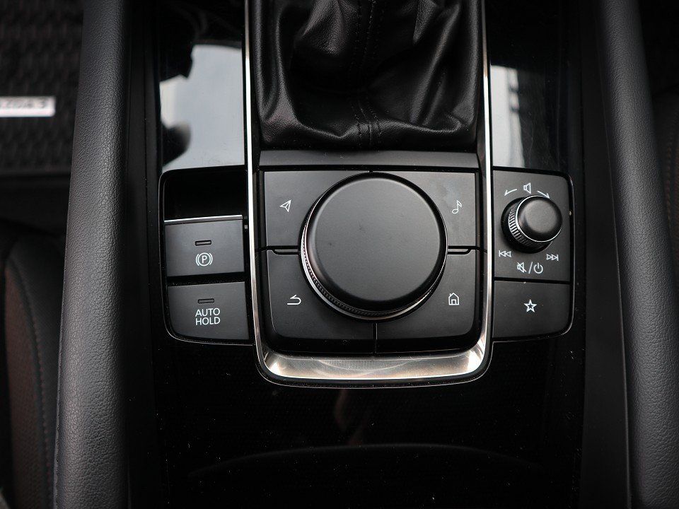 Fahrzeugabbildung Mazda 3 M-Hybrid Selection G-150 NAVI ACAA HUD SHZ RFK