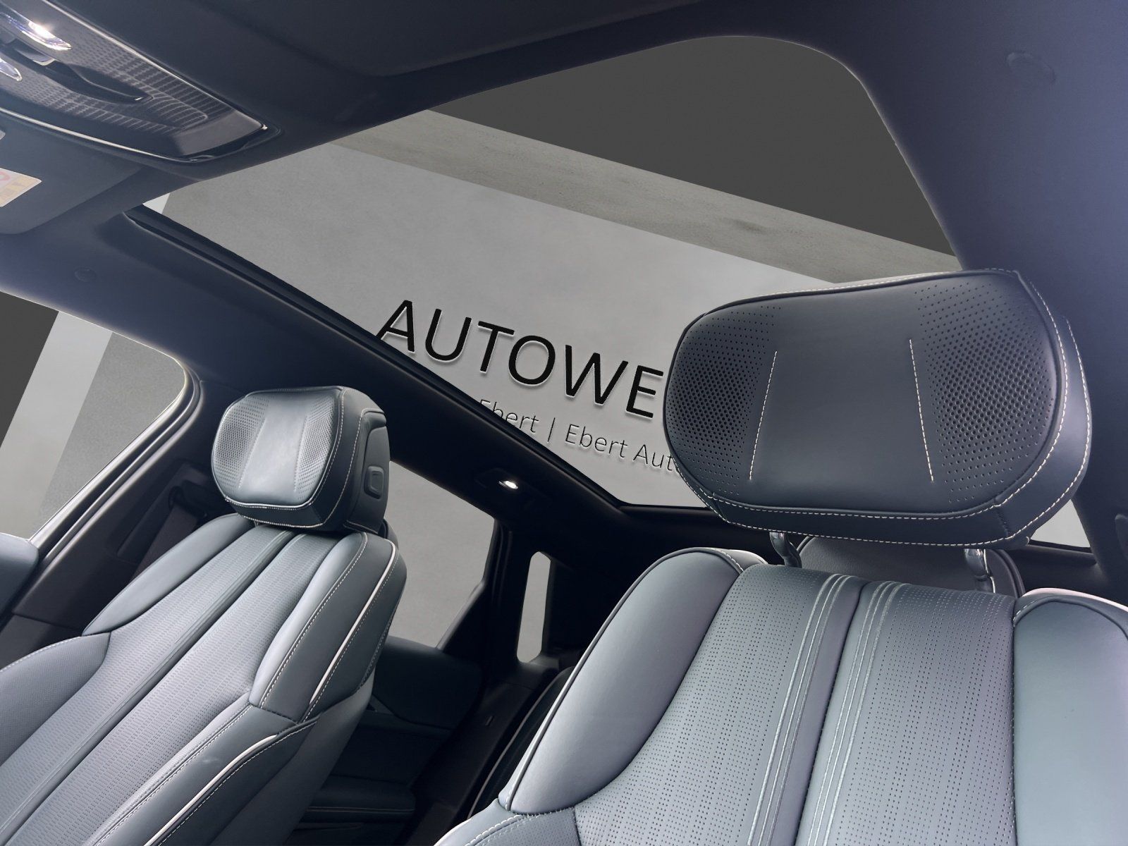 Fahrzeugabbildung Cadillac Lyriq AWD Sport/PANO-DACH/MASSAGE/AKG/ACC/360°KA
