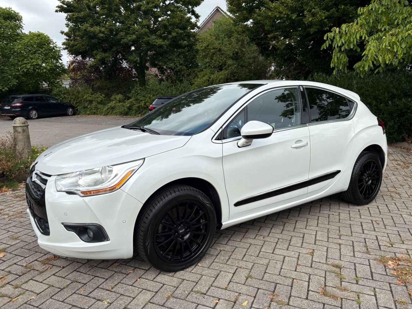 Photo 2 of CITROEN DS4