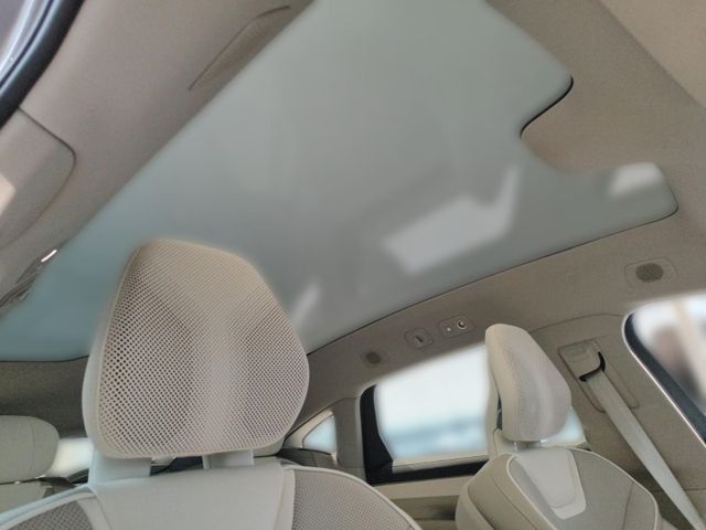 VOLVO ES90 (Bild 25 von Array)