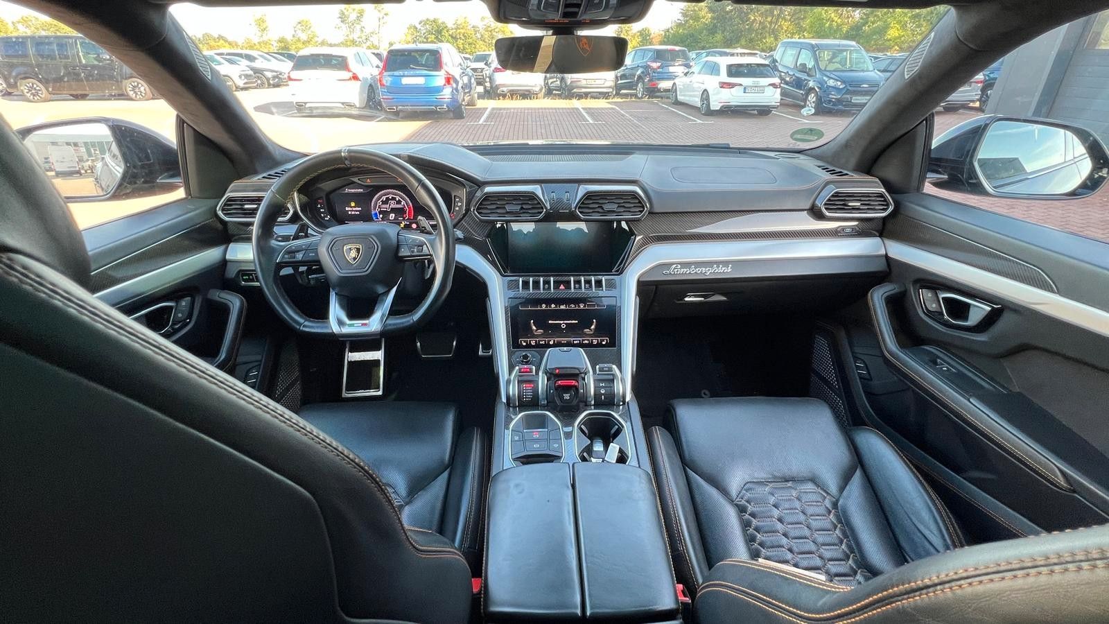 Fahrzeugabbildung Lamborghini Urus LP650 *PANO*Carbon*HeUp*22**Mietkauf*