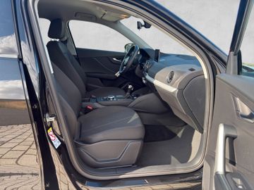 Audi Q2 35 TFSI basis 7-Gang S tronic|Kamera|Navi|LED