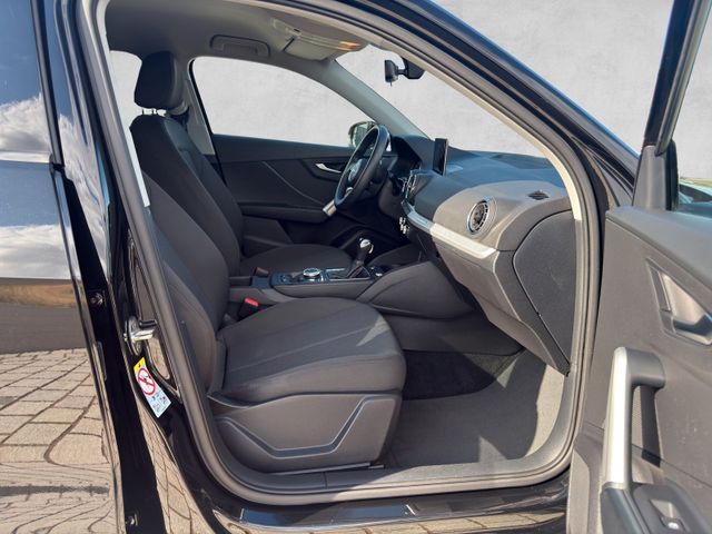 Audi Q2 35 TFSI basis 7-Gang S tronic|Kamera|Navi|LED