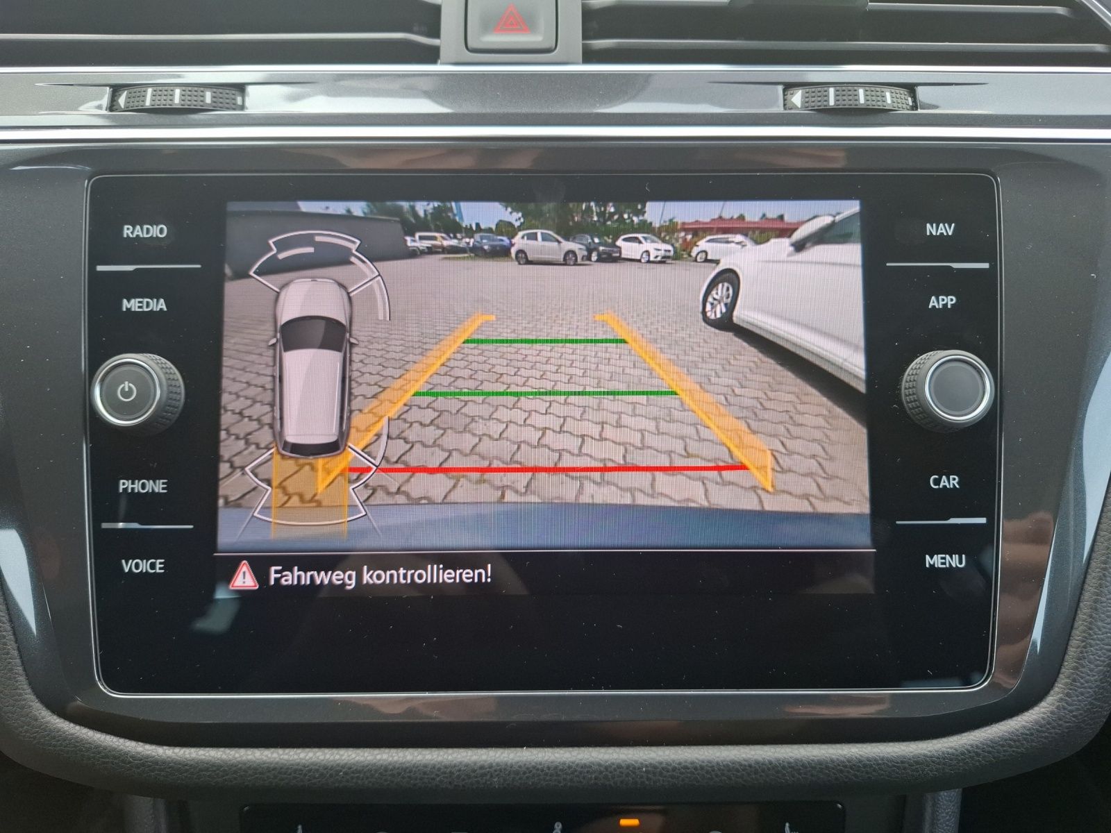 Fahrzeugabbildung Volkswagen Tiguan Allspace TDI Elegance DSG 4M Matrix AHK N