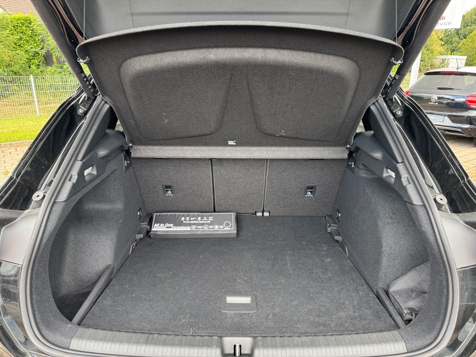 Fahrzeugabbildung CUPRA Terramar 1.5 eTSI 110 kW