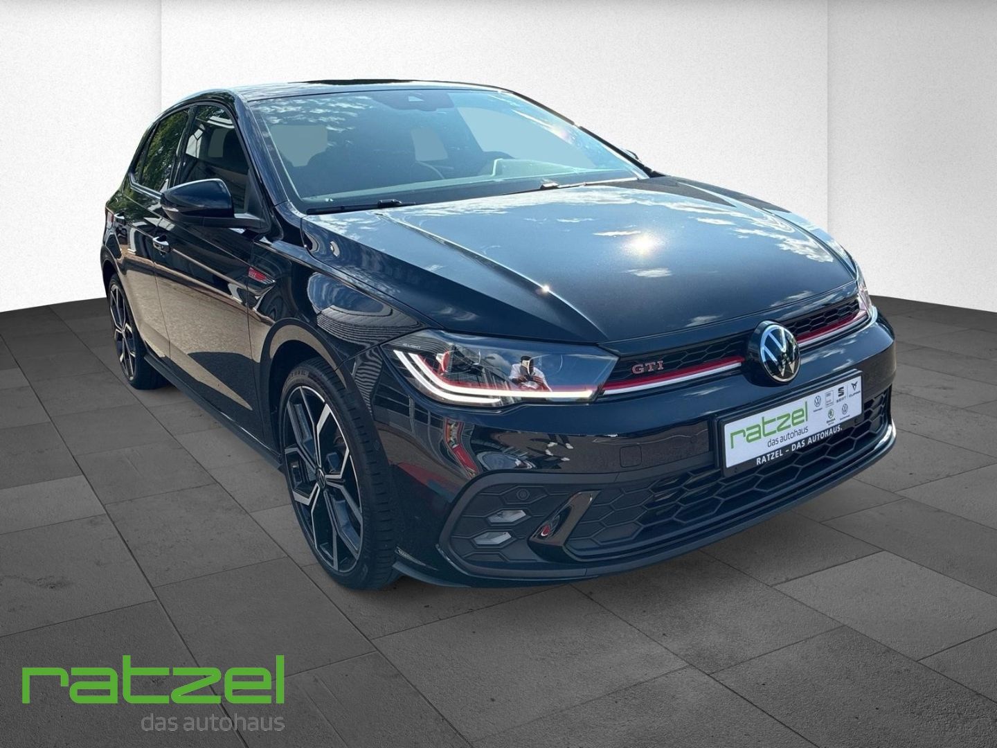 Fahrzeugabbildung Volkswagen Polo GTI 2.0 TSI DSG Navi Digitales Cockpit LED