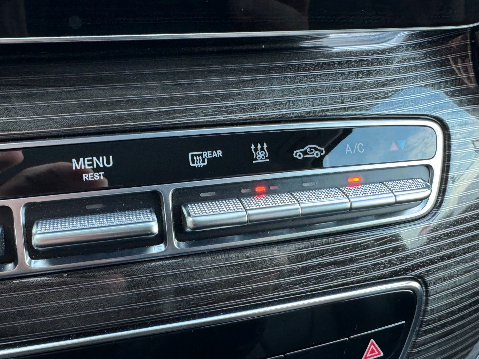 Fahrzeugabbildung Mercedes-Benz V 300 d 4MATIC AVA ED Extral Stdheiz 360Kam AHK