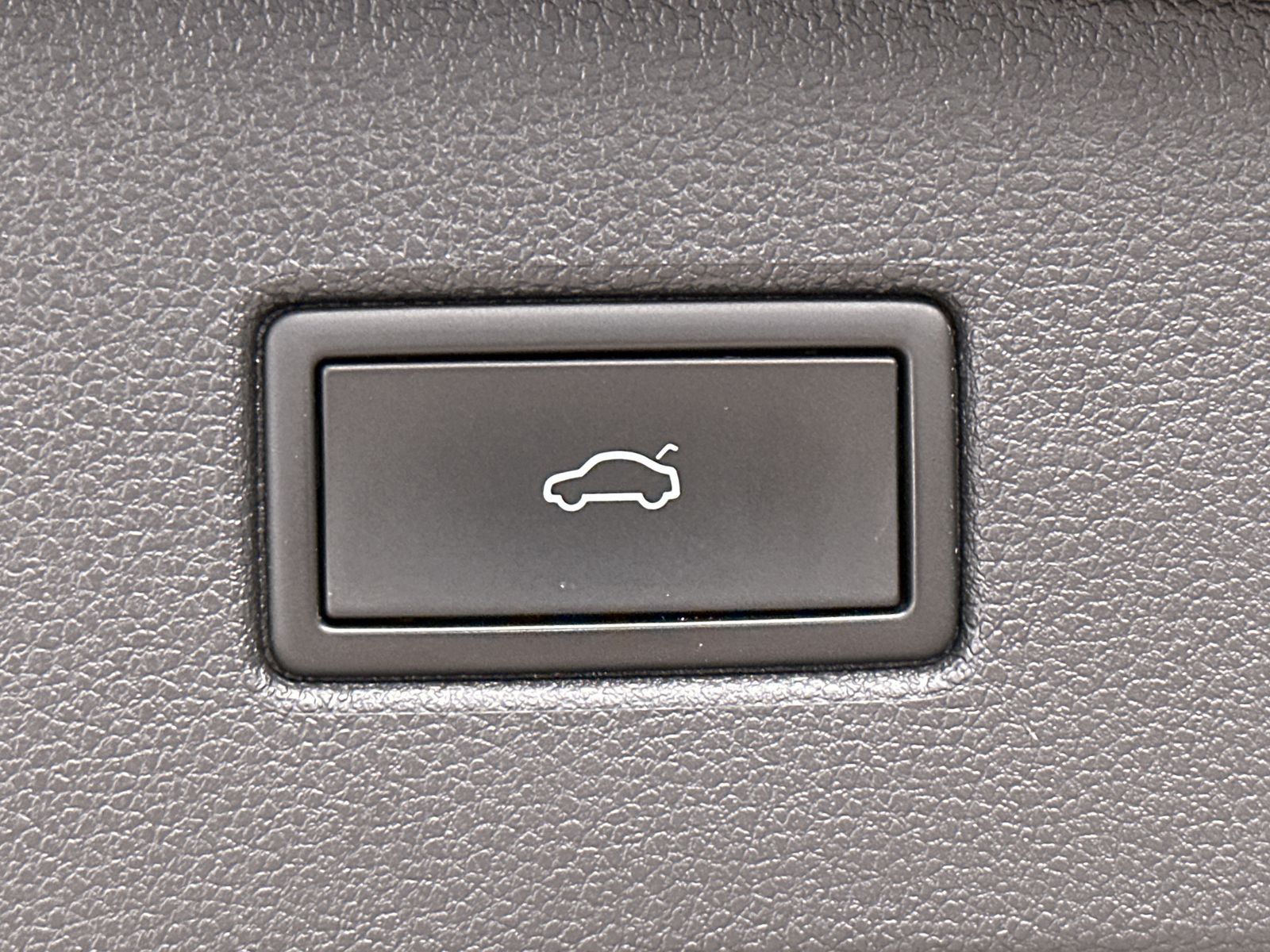 Fahrzeugabbildung Volkswagen Tiguan 1.4 eHybrid DSG Elegance NAV+LED+AHK+PANO