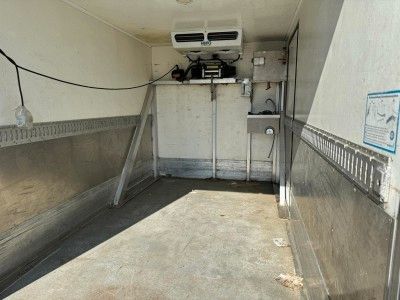 Fahrzeugabbildung Volkswagen T5 Transporter Koffer Kühlkoffer
