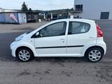 Peugeot 107 Automatik - Peugeot 107 mit Benzin-Antrieb: Kleinwagen, Automatik, Klimaanlage