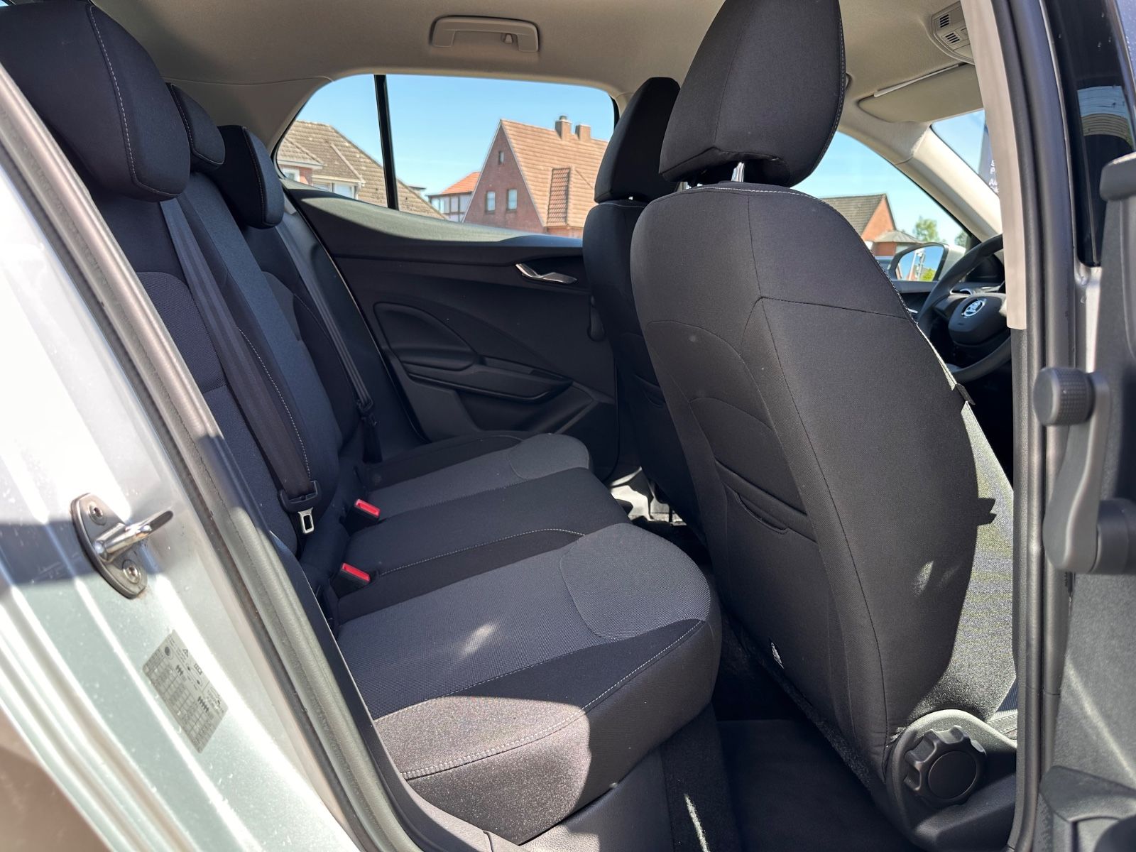 Fahrzeugabbildung SKODA Fabia 1.0 MPI Ambition APP/Klima/GJR