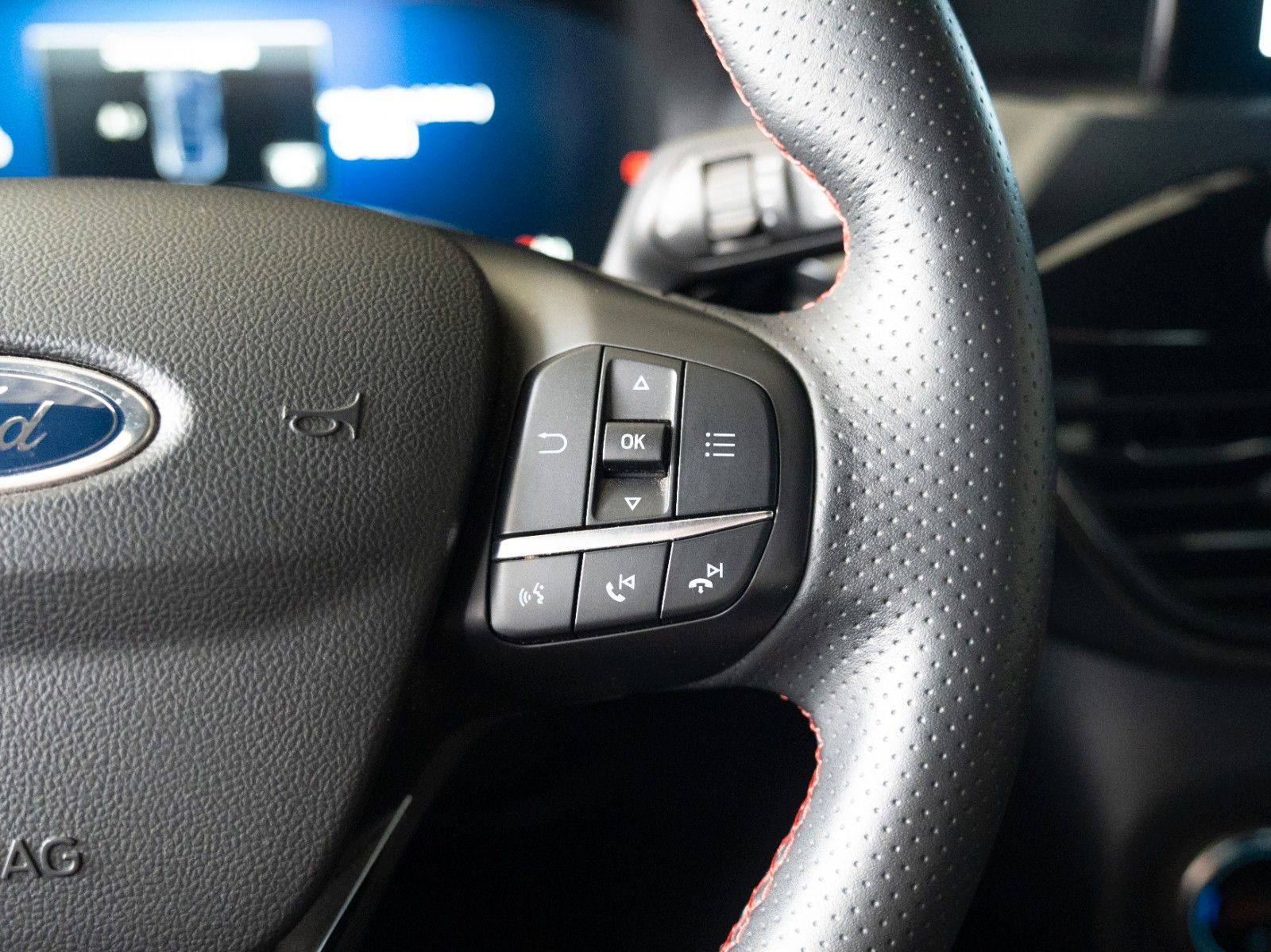 Fahrzeugabbildung Ford Kuga Plug-In Hybrid ST-Line AUTOM./WINTER-P./DAB