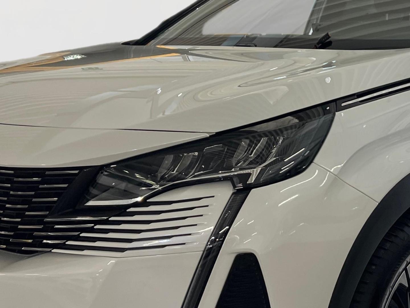 Peugeot 3008 Allure Pack Navi Voll-LED Alu+Allwetterrad 