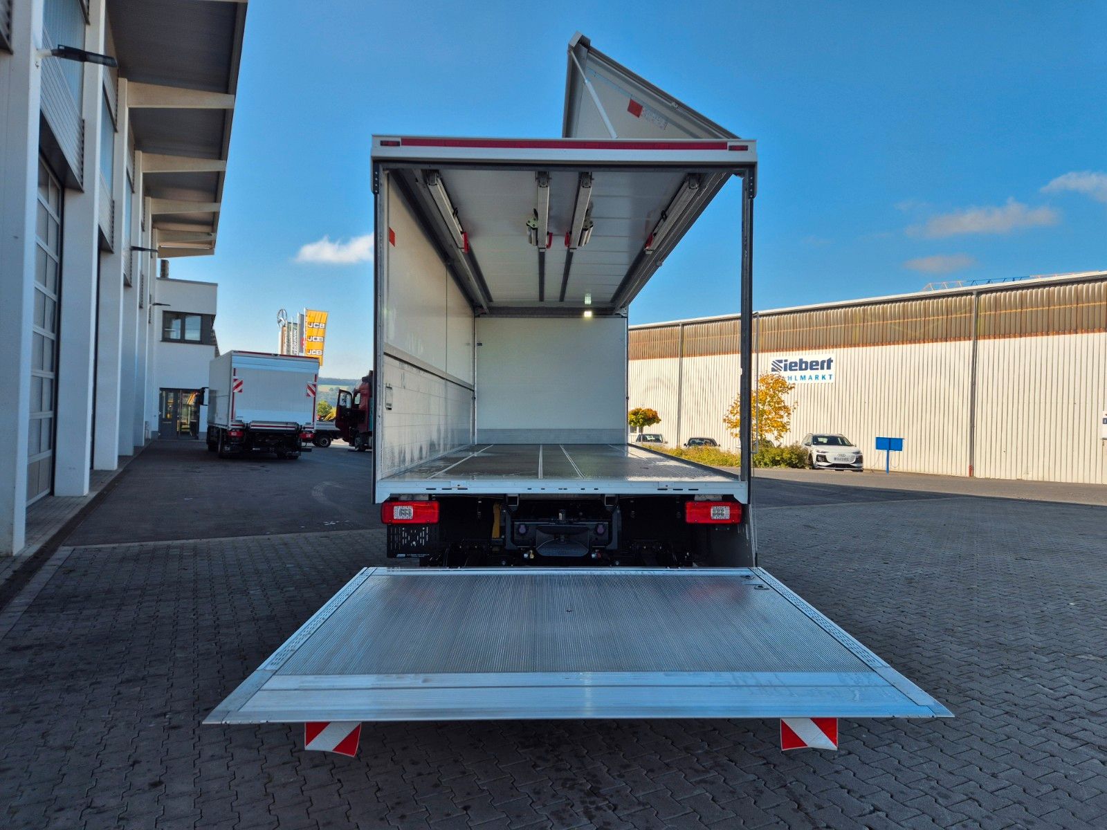 Fahrzeugabbildung Iveco AT190S40/FP Böse Schwenkwand LBW AHK