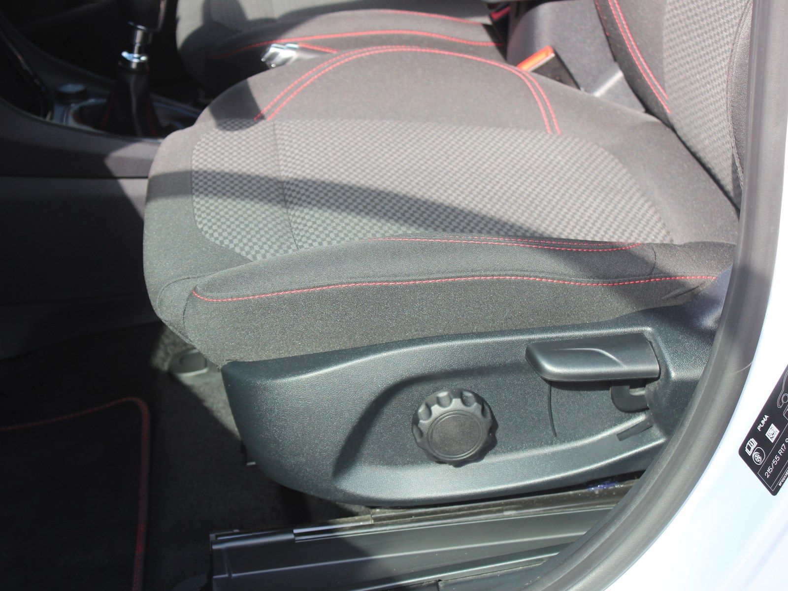 Fahrzeugabbildung Ford Puma ST-Line 1,0 EcoBoost Mild Hybrid