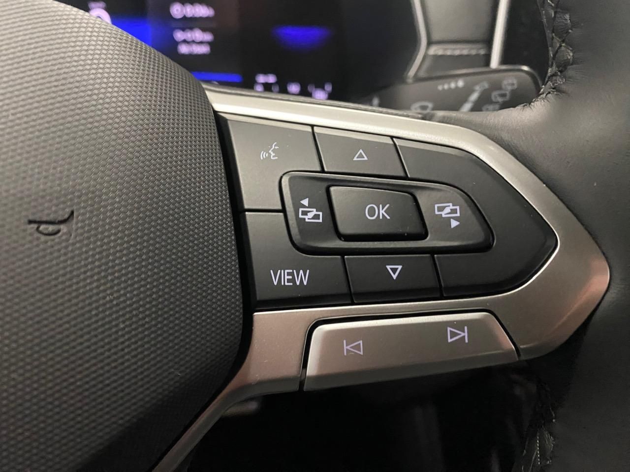 Fahrzeugabbildung Volkswagen T-Cross 1.5 TSI DSG BLACK STYLE R-Line+AHK+ACC++