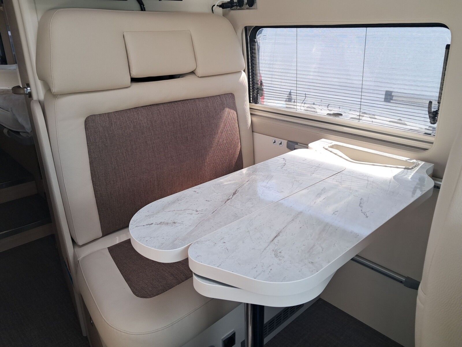 Fahrzeugabbildung Eura Mobil Van 635 EB Navi, Markise, Fahrradträger, AHK
