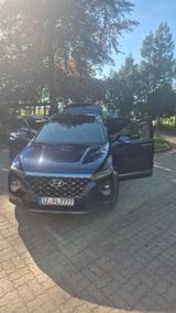 Hyundai SANTA FE 2.2 CRDi Premium 2WD 8AT SEVEN Premium - Hyundai SANTA FE von privat