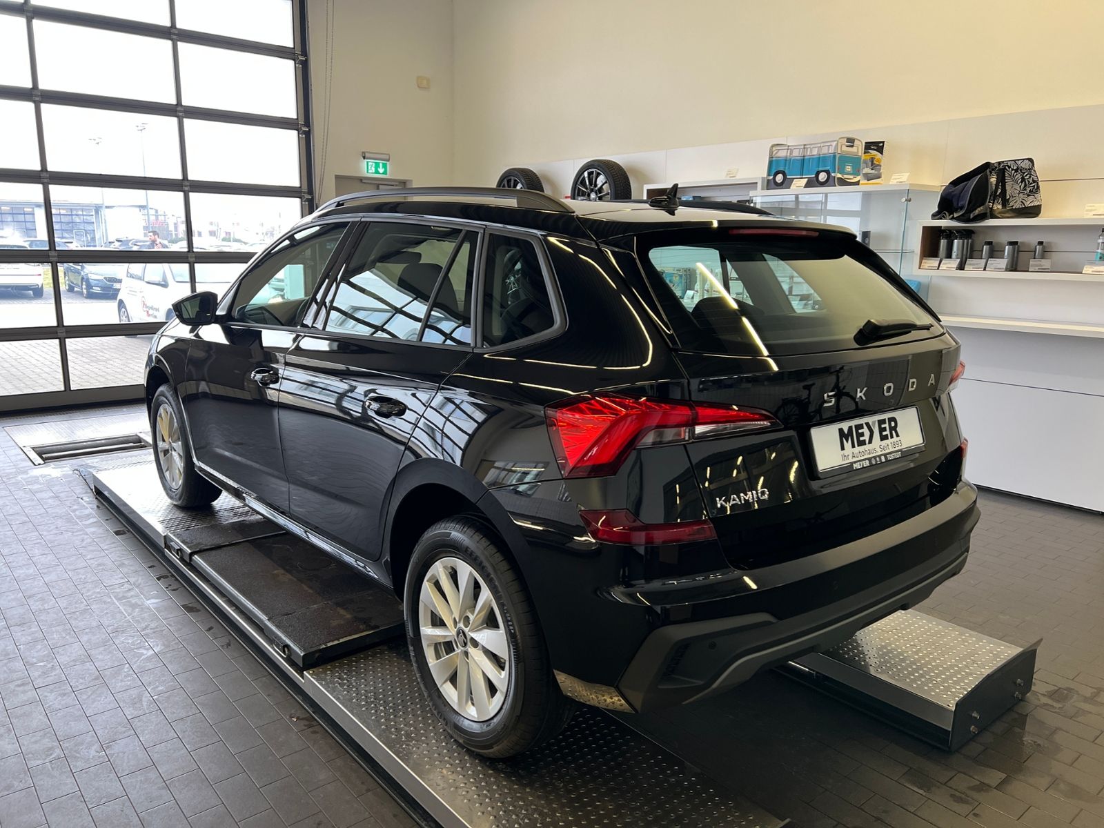Fahrzeugabbildung SKODA Kamiq Selection 1.0 TSI DSG *AHK, LED, Komfortpa