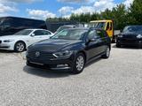 Volkswagen Passat Variant, DSG, Navi, 8-Fach bereift - Volkswagen Passat: 8