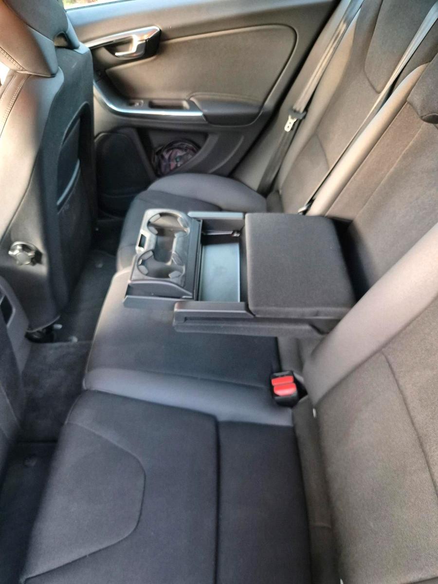 Volvo V60 2012 — photo 6