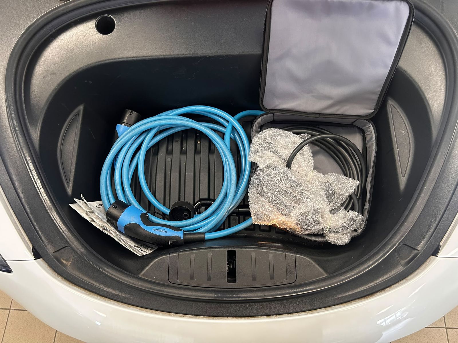 Fahrzeugabbildung Tesla Model 3 Long Range Dual AWD PANO+LED+NAVI+KAM+WP