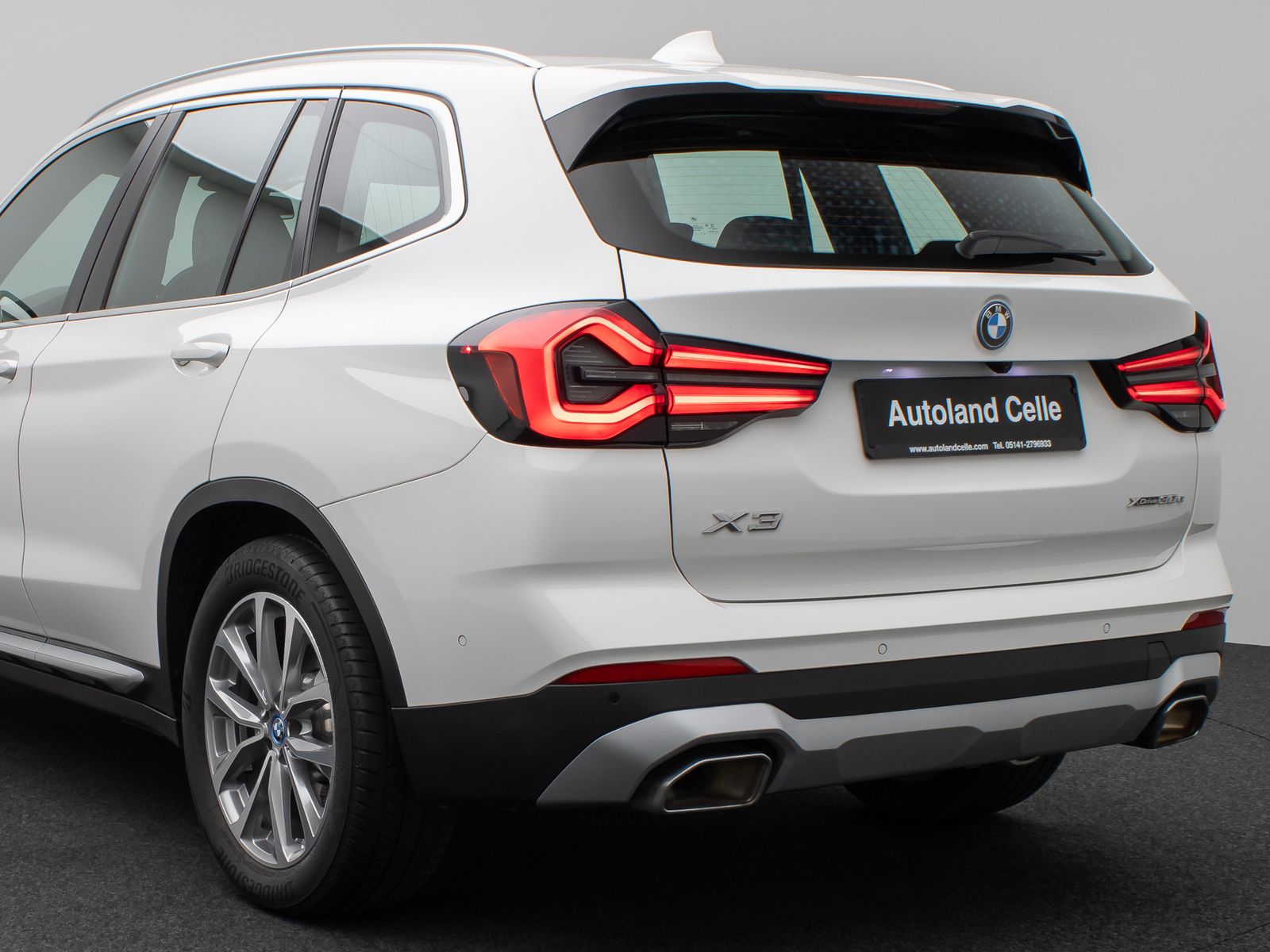 Fahrzeugabbildung BMW X3 xD30e  Panorama Kamera HUD DAB H/K AHK Sport