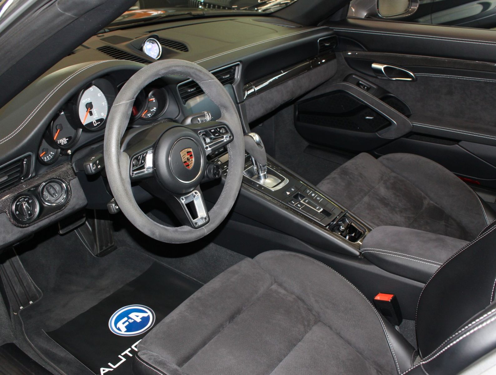 Fahrzeugabbildung Porsche Targa 4 GTS Sport Chrono*Carbon*2.Hand*MWST