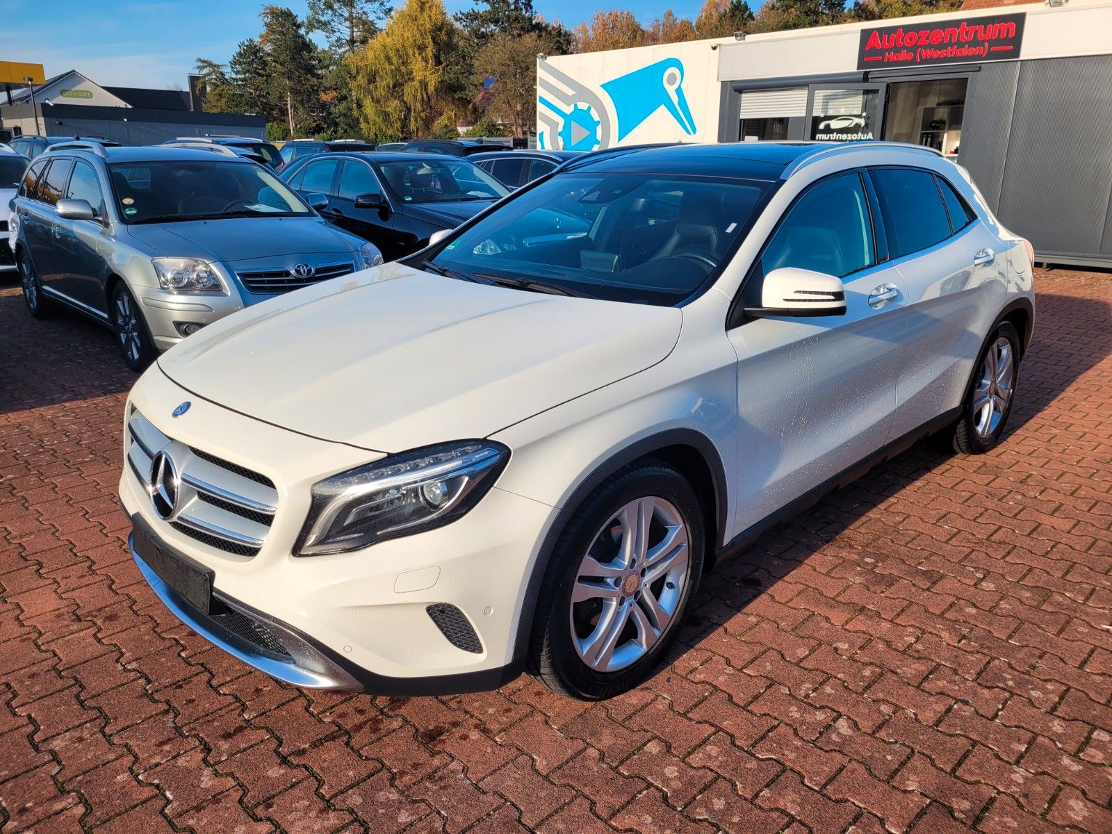 MERCEDES-BENZ GLA 220 CDI d 4Matic* TOP AUSSTATTUNG*GEPFLEGT*