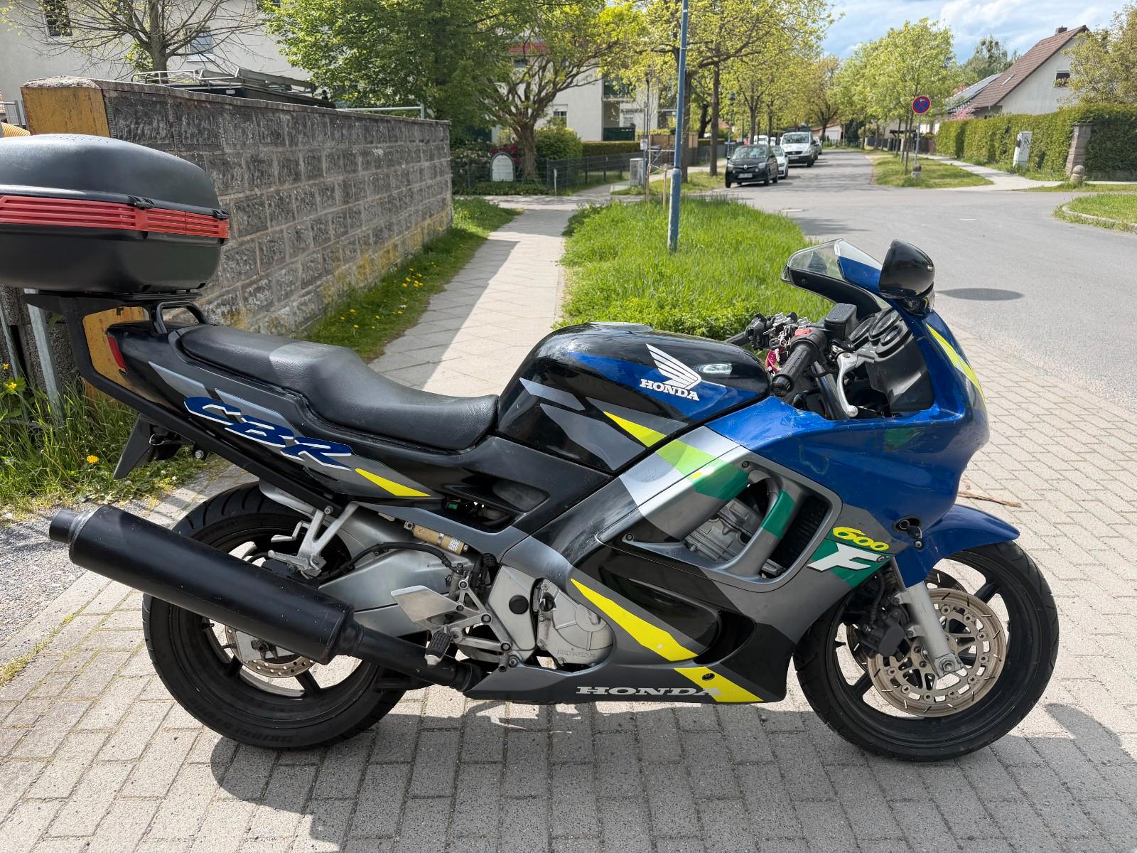 Honda CBR 600 F PC31