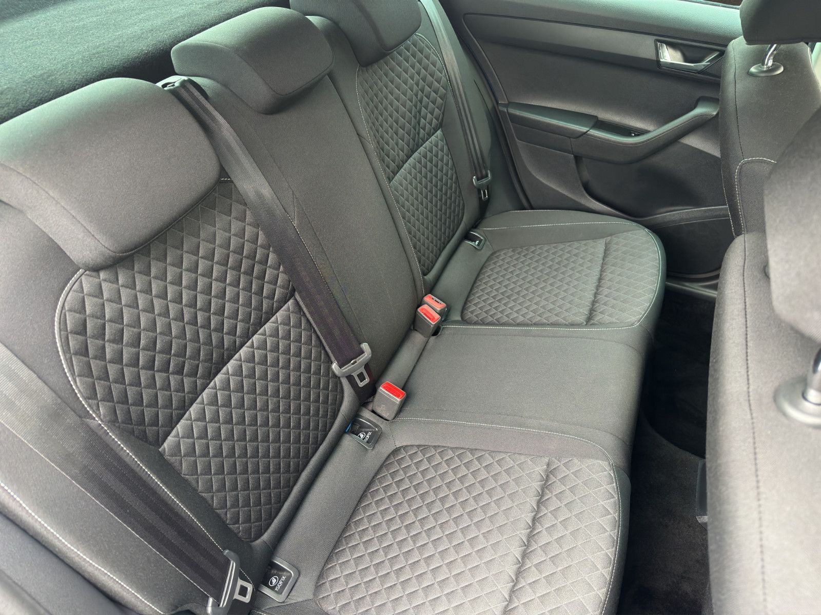 Fahrzeugabbildung SKODA Fabia Drive/ NAVI/ SITZHEIZUNG/ KLIMA