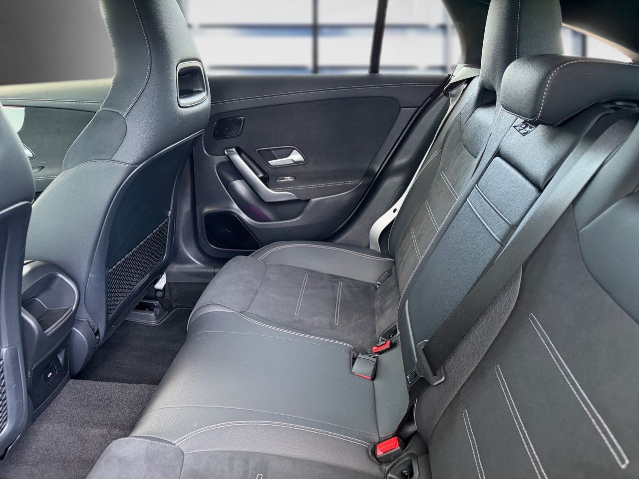 Fahrzeugabbildung Mercedes-Benz CLA 200 SB AMG+AHK+NIGH+MULTIB+360+DIST+KEYL+LHZ