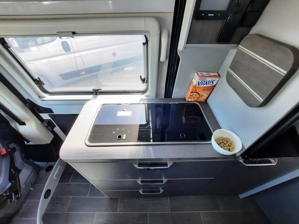 Fahrzeugabbildung Weinsberg CaraBus GREY 600 MQH EDITION [FIRE] Verfüg./Spar