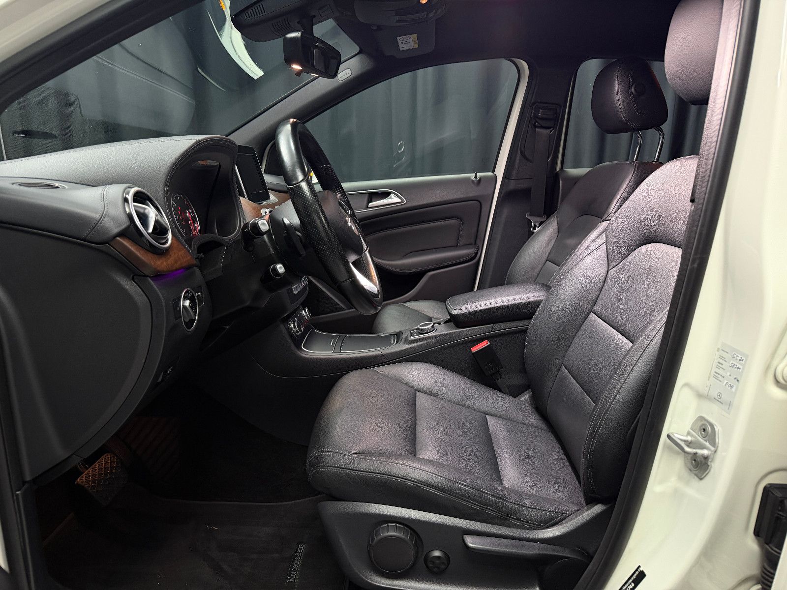 Fahrzeugabbildung Mercedes-Benz B 220 CDI |AUTOMATIK|NAVI|RF-CAM|LEDER