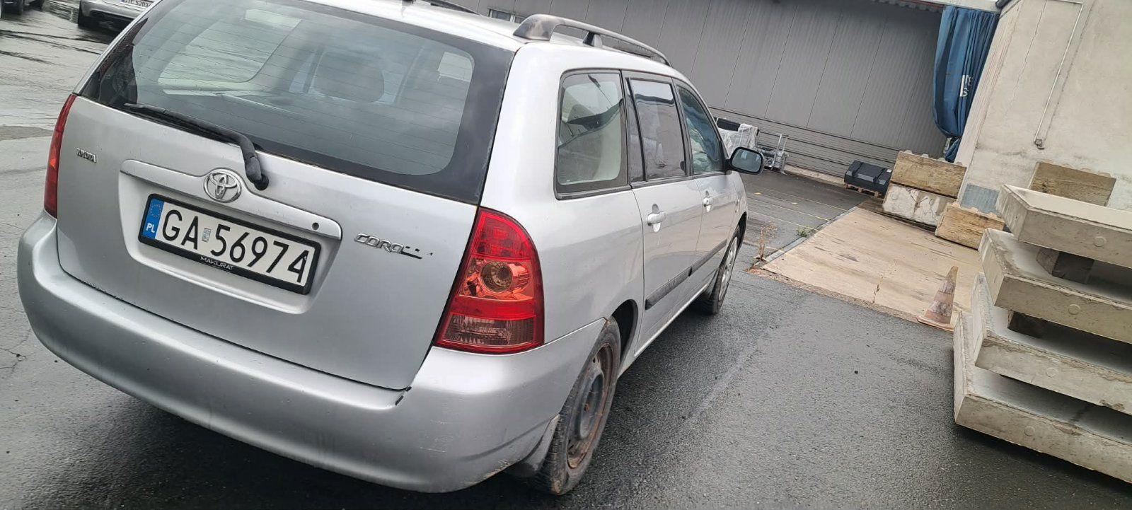 Toyota Corolla 2004 — photo 5