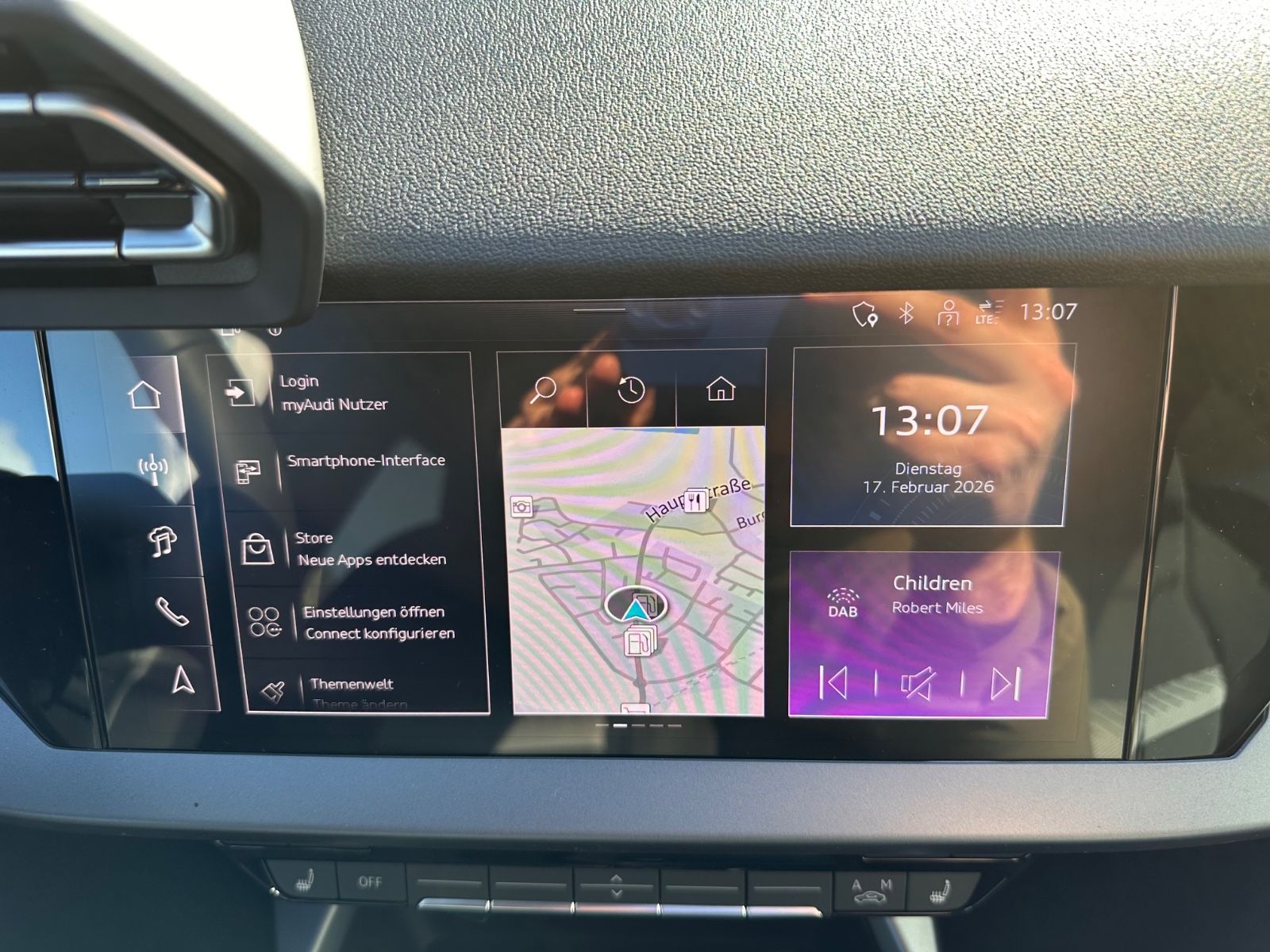 Fahrzeugabbildung Audi A3 Sportback 35 TFSI S line S Tron. Navi/ACC/LED