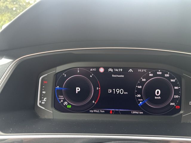 Tiguan Elegance 4Motion 2.0 TDI, AHK, Pano, Navi