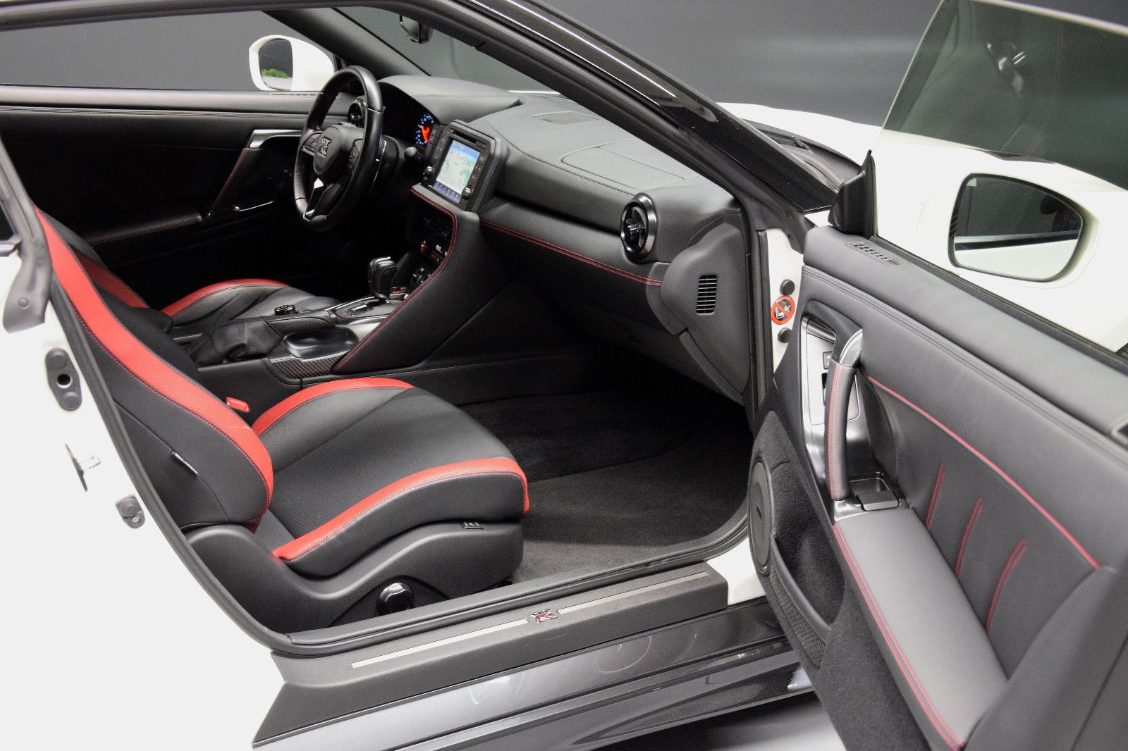 Fahrzeugabbildung Nissan GT-R Black Edition Originalzustand, 2.Hand Dt.Fa