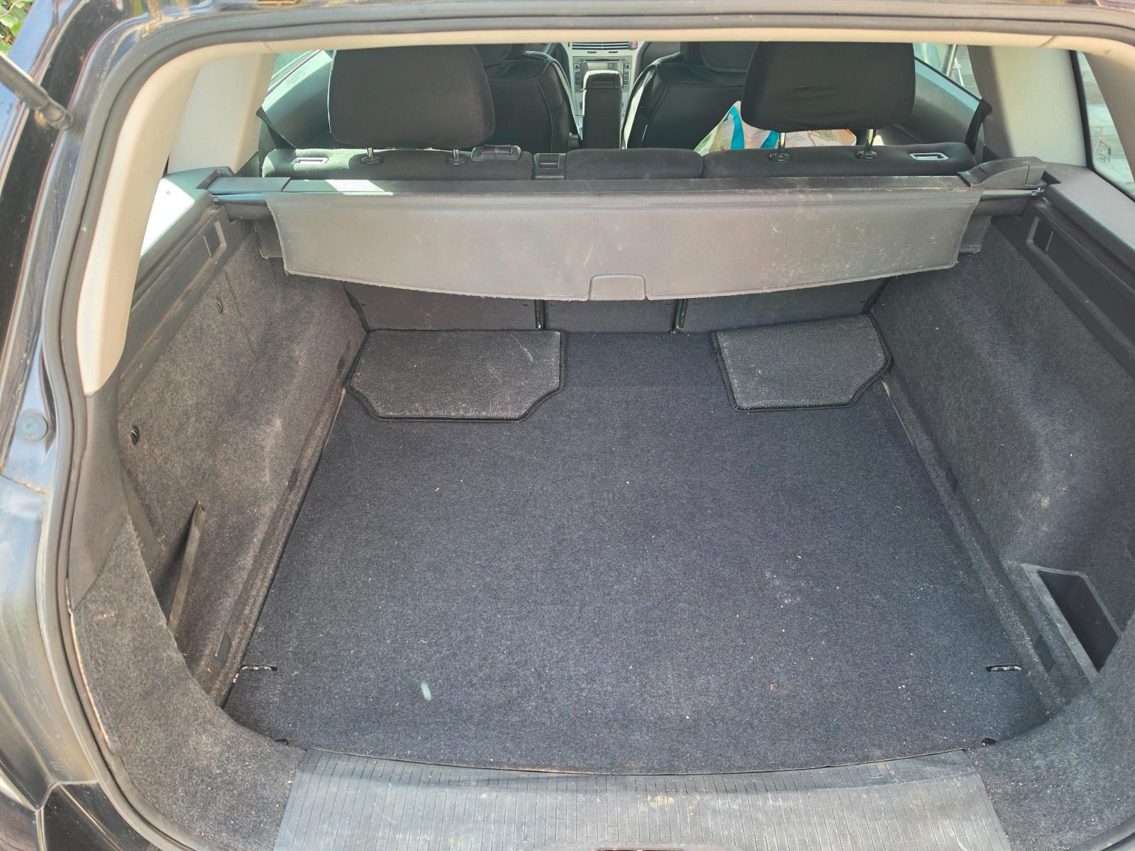 Opel Astra 2009 — photo 7