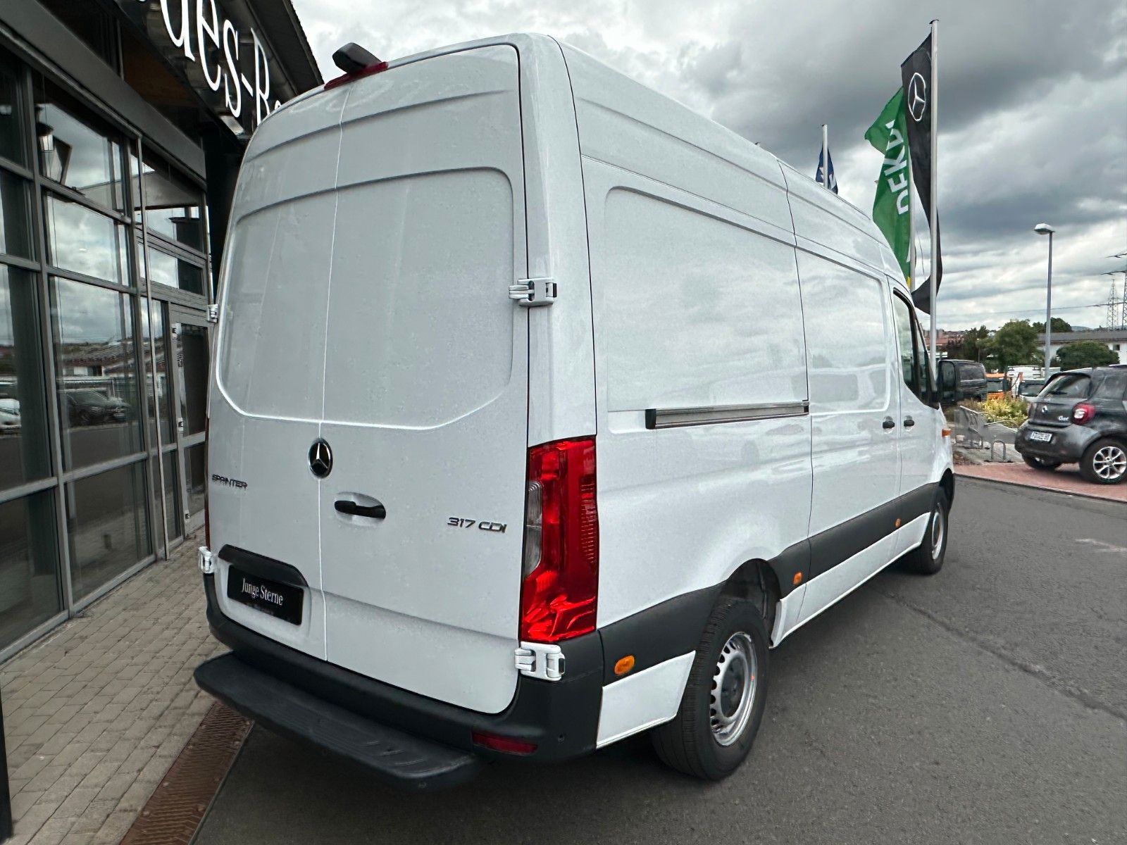 Fahrzeugabbildung Mercedes-Benz Sprinter 317 CDI 3665 9G Klima 360 SHZ Tempomat