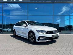 Fahrzeugabbildung Volkswagen Passat Variant 2.0 TDI DSG R-Line LED ACC Kamera