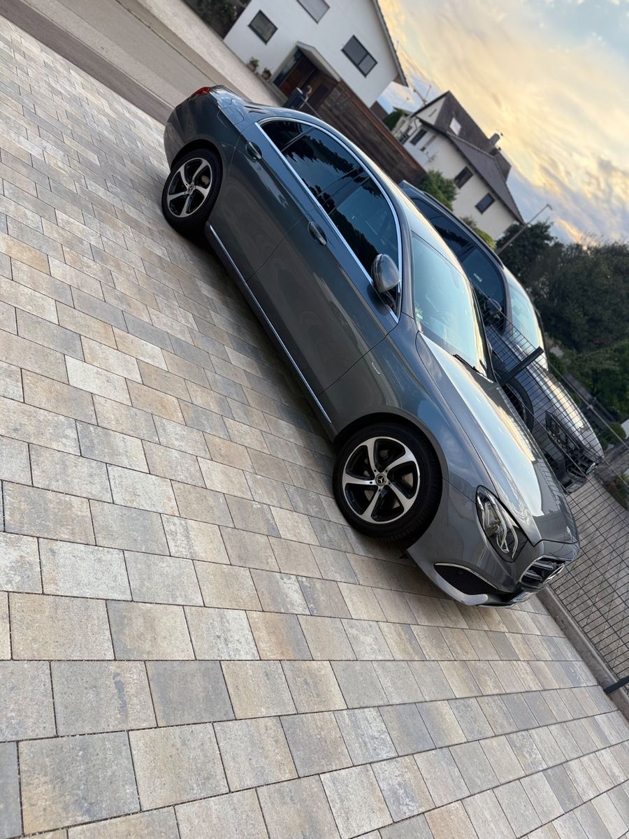 MERCEDES-BENZ E 200 Autom. -